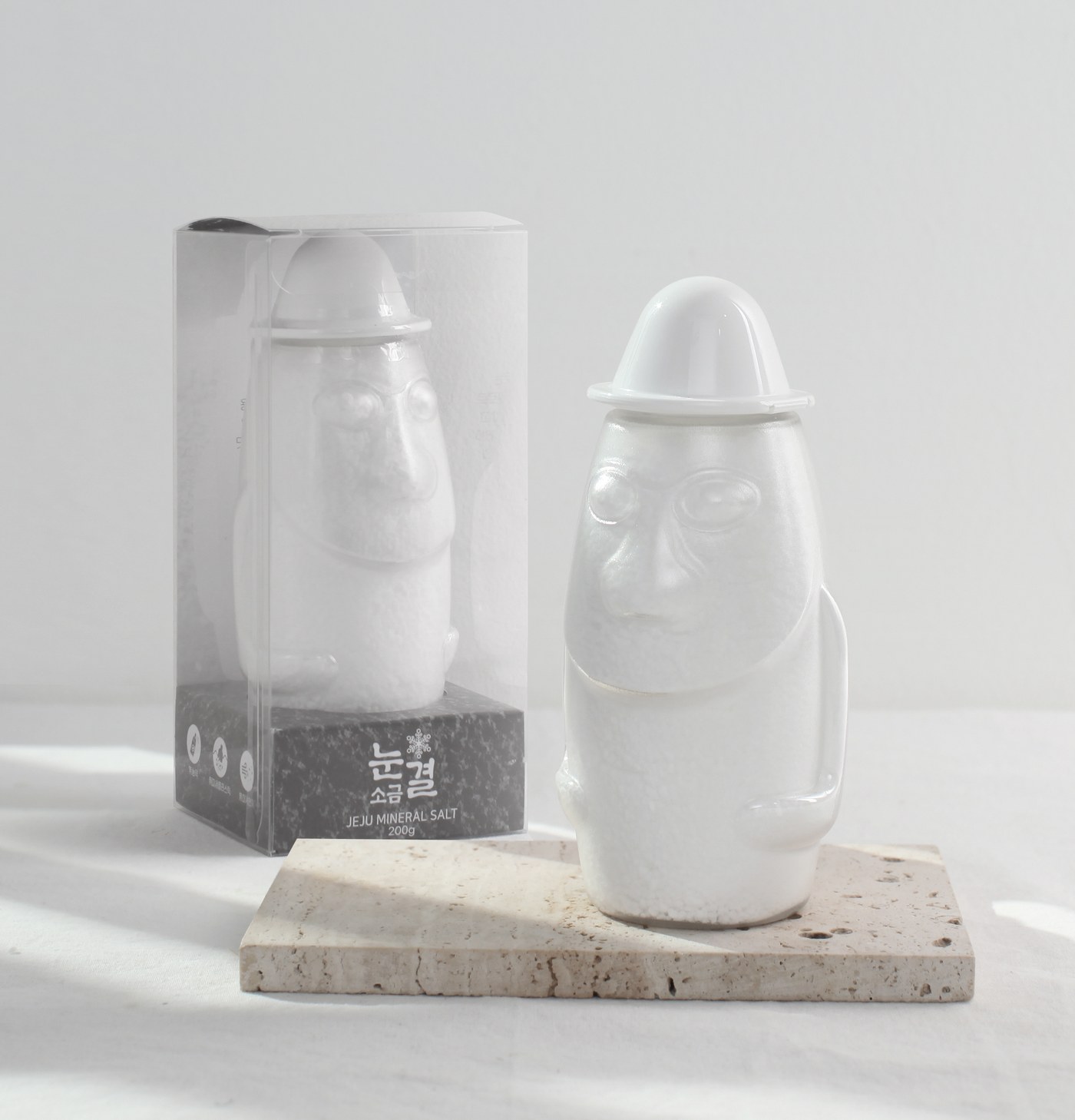 The 200 g salt product and its package